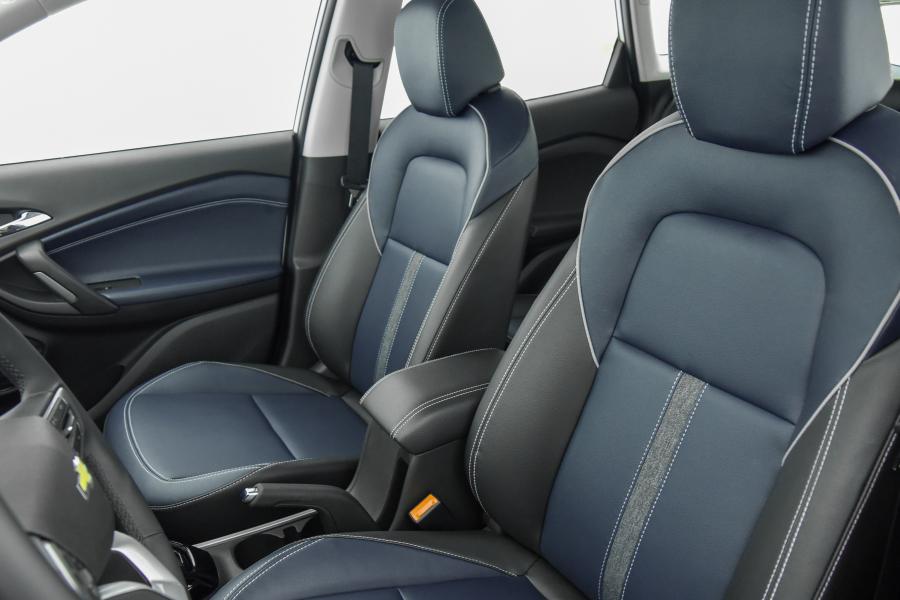 Интерьер Chevrolet Tracker Premier 2020 года  (фото 17 из 17)